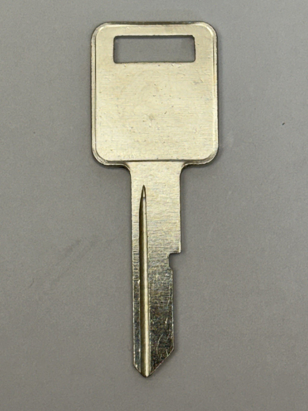 ILCO - B50 - P1098C  - Key Blank - GM " C " - Chevy - Door lock - USA — photo 2