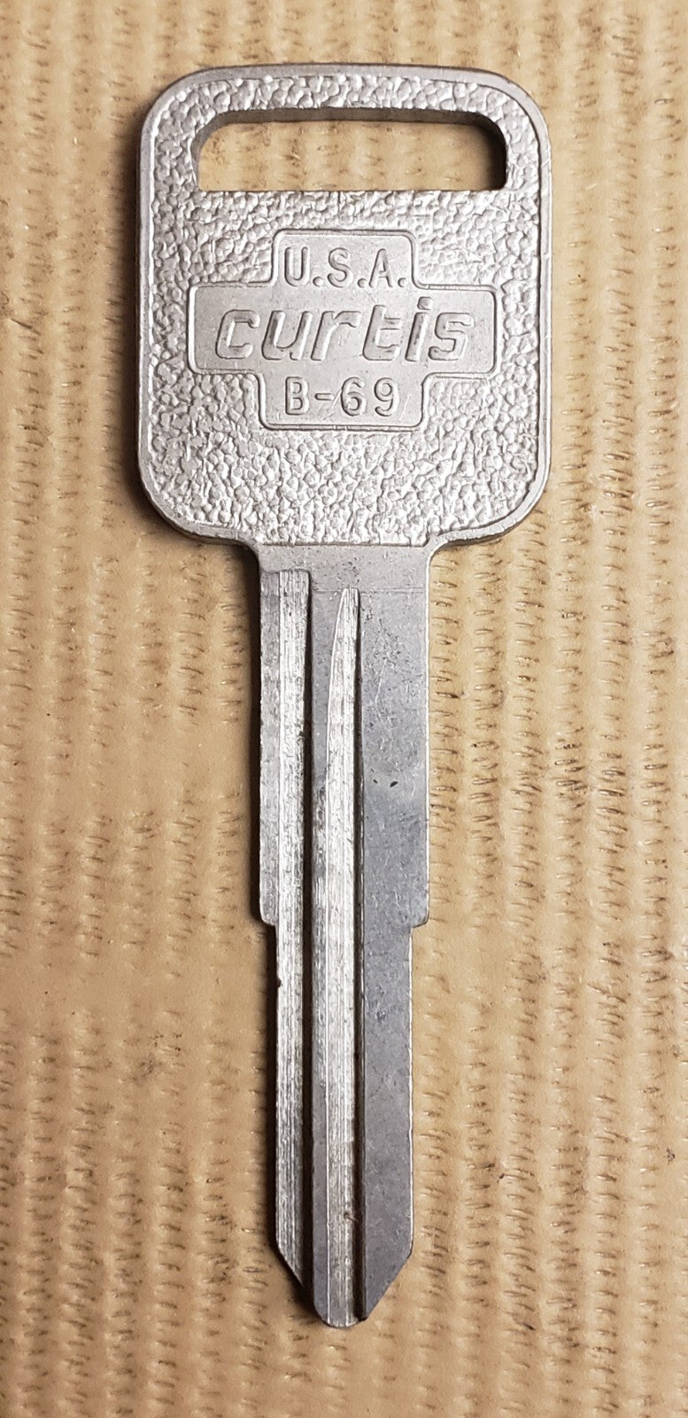 Curtis - B69 - B-69 - X180 - Key Blank - Suzuki - Chevrolet - Chevy - Geo — photo 1