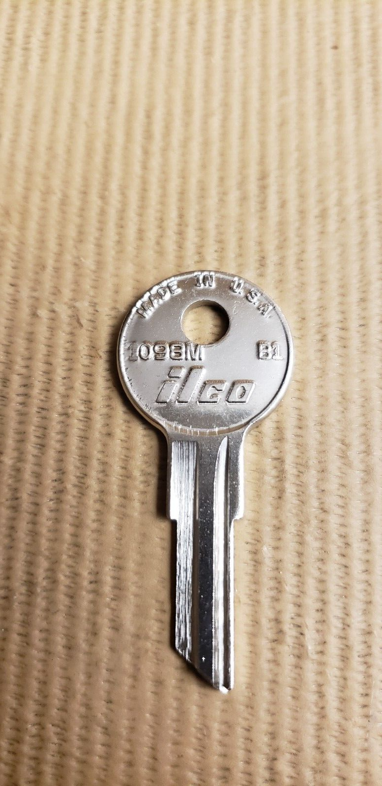 Ilco - 1098M - B1 - Freightliner - Key Blank — photo 1
