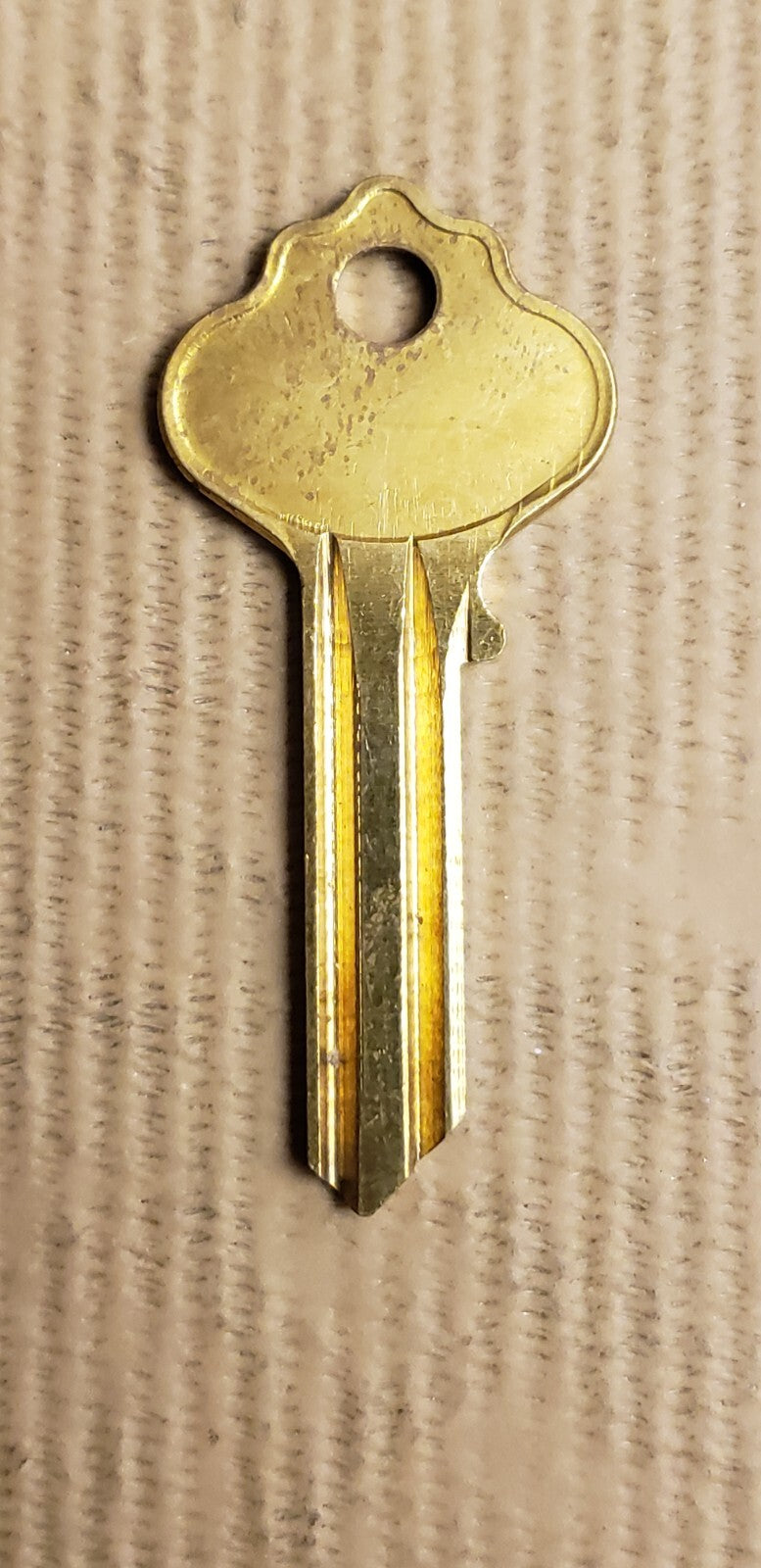 IN33 - 1054MT - For Ilco Locks - Key Blank — photo 2
