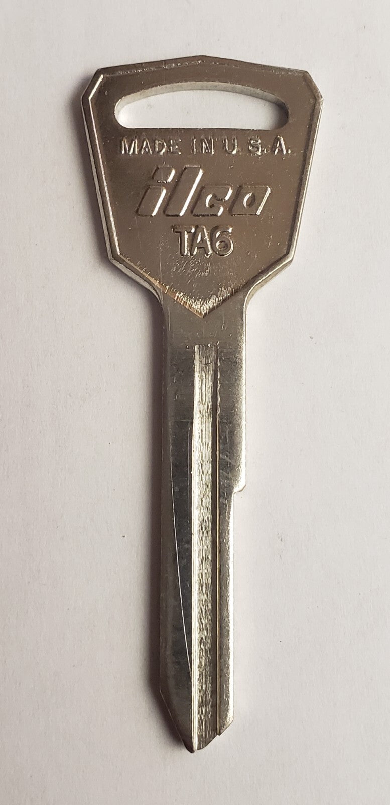 Ilco - TA6 - Key Blank TOYOTA - CAT - CASE - International Harv - VARIOUS MODELS — photo 1