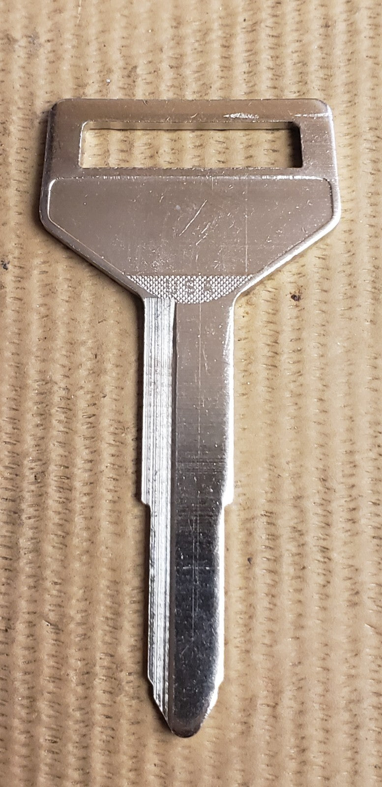 Ilco - TR33 - X137 - Key Blank Case Kawasaki Kubota Takeuchi Toyota — photo 1