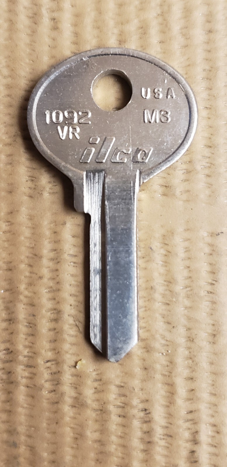 Ilco - M3 - 1092VR - Key Blank Master Padlock — photo 1