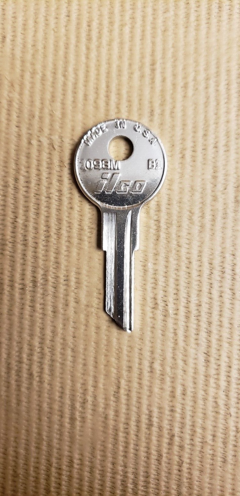 Ilco - 1098M - B1 - Freightliner - Key Blank — photo 2