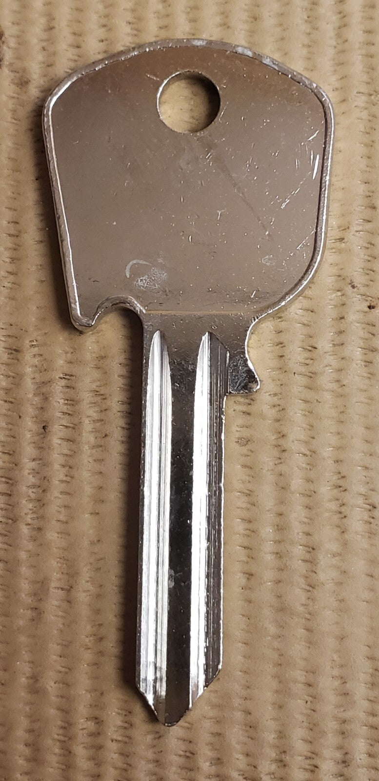 ilco - FT6R - 5DA2 X1 - WS2 - WS-2 Aston Martin British Leland Fiat - Key Blank — photo 2