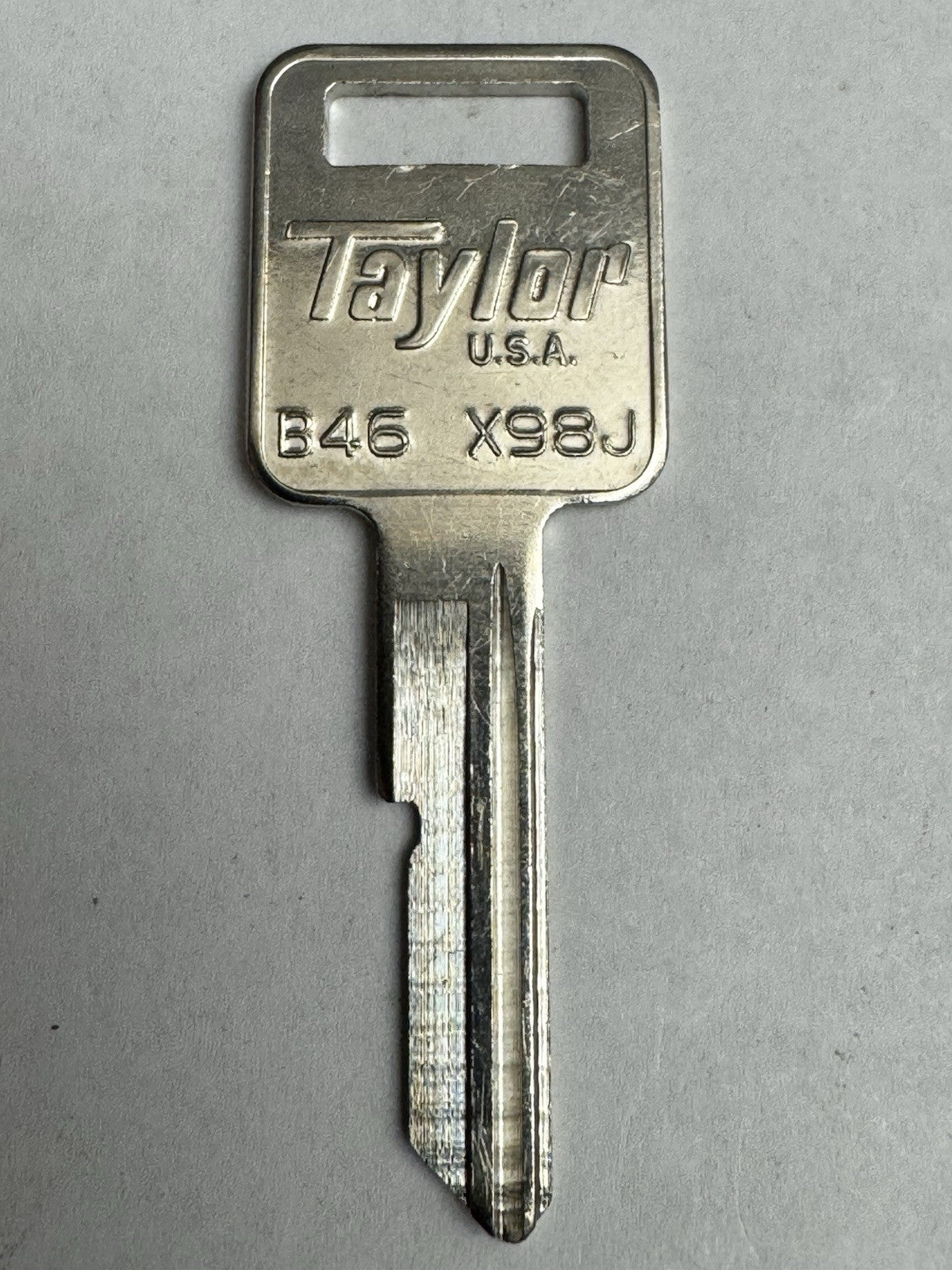 Ilco - B46 -P1098J - Key Blank - GM " J " - Chevy - Ignition - USA — photo 2