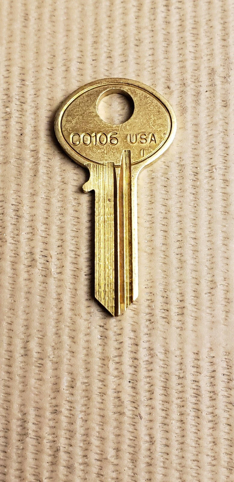 CO106 - Key Blank - USA — photo 1