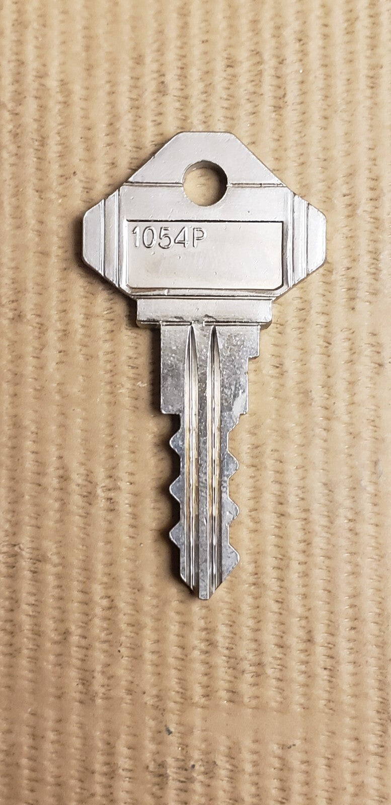 Ilco - 1054P - Canada - Key Blank — photo 1